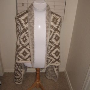 Sleeveless Open Cape Sweater - Brown/Cream